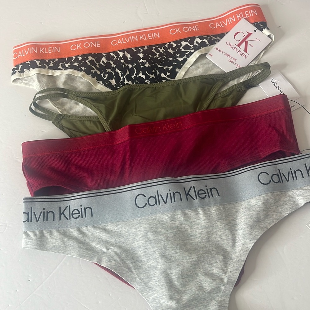 Calvin Klein Assortment of Panties 4 Pairs Size Small / 5